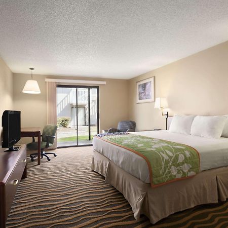 South Tacoma Suites מראה חיצוני תמונה