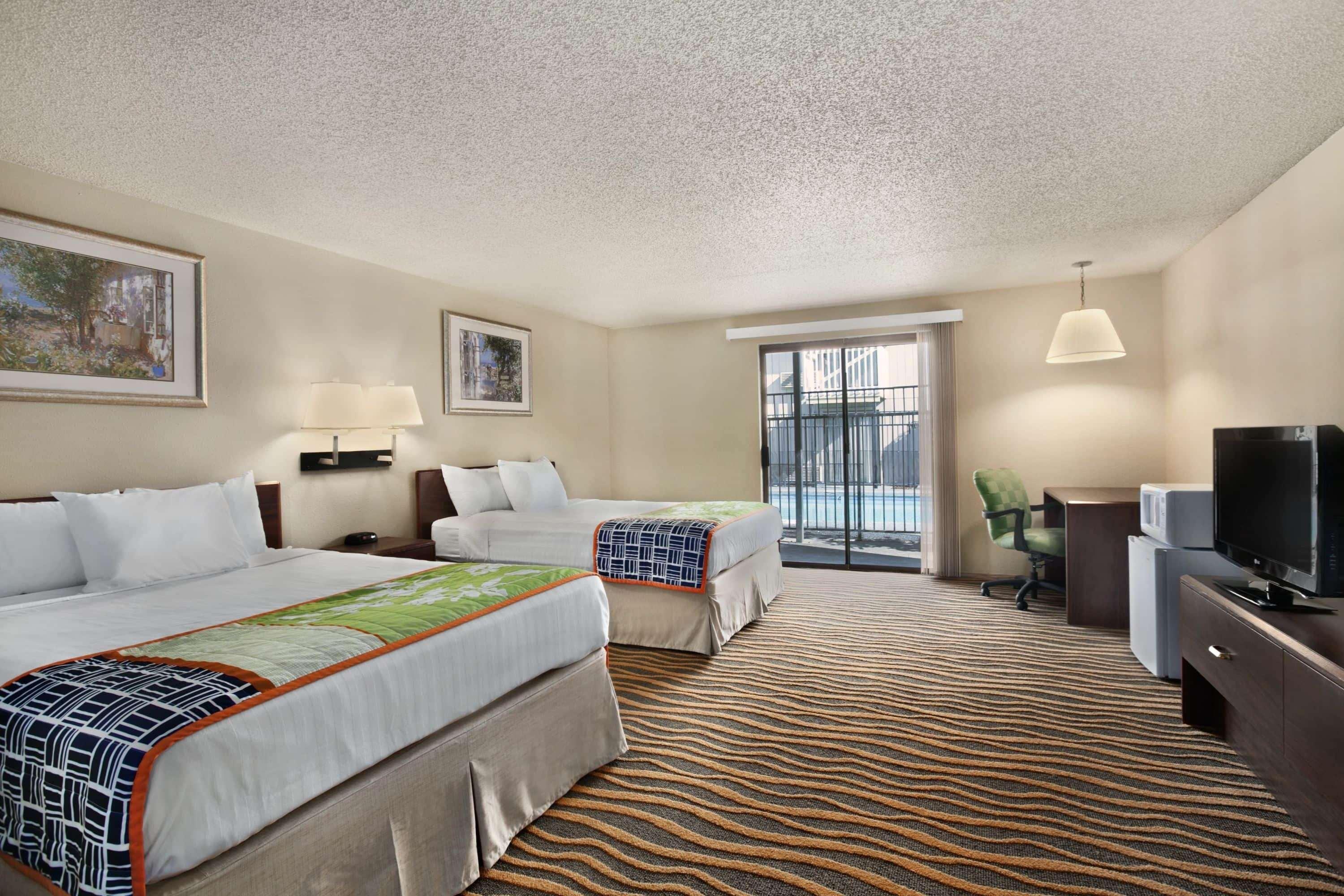 South Tacoma Suites מראה חיצוני תמונה