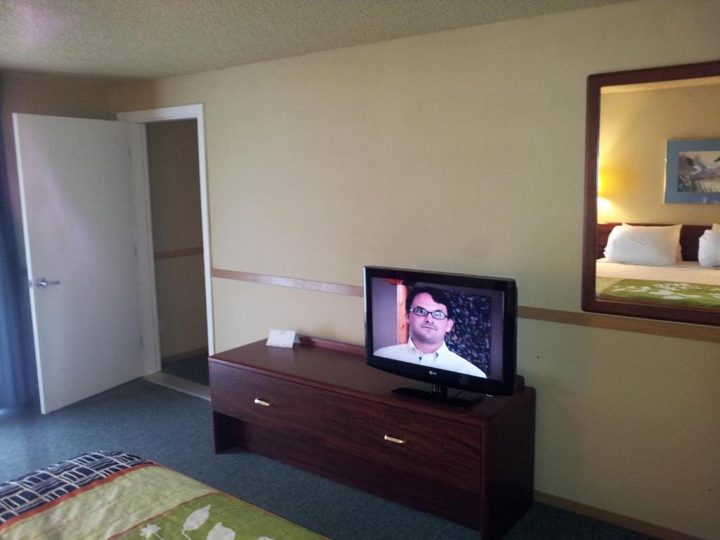 South Tacoma Suites מראה חיצוני תמונה